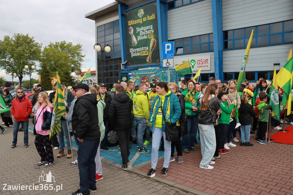 Fotorelacja: Piękne powitanie  Aluron CMC Warta Zawiercie