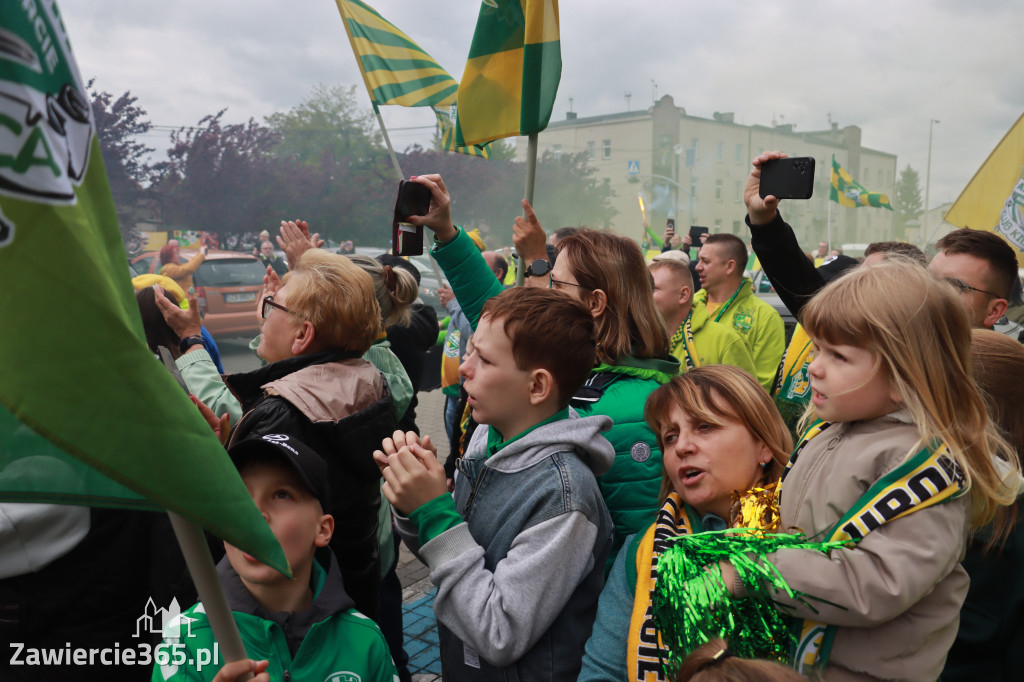Fotorelacja: Piękne powitanie  Aluron CMC Warta Zawiercie