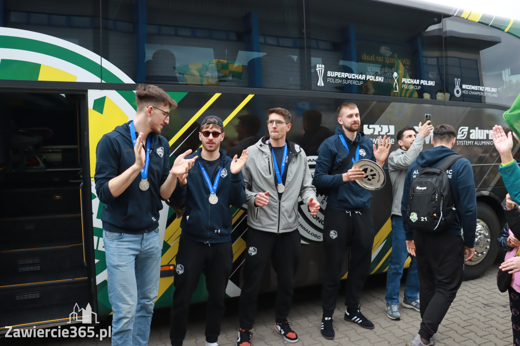 Fotorelacja: Piękne powitanie  Aluron CMC Warta Zawiercie