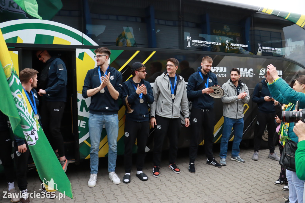 Fotorelacja: Piękne powitanie  Aluron CMC Warta Zawiercie