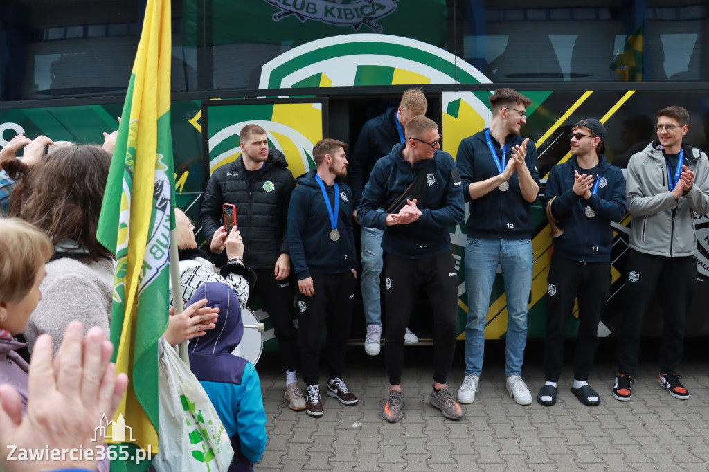 Fotorelacja: Piękne powitanie  Aluron CMC Warta Zawiercie