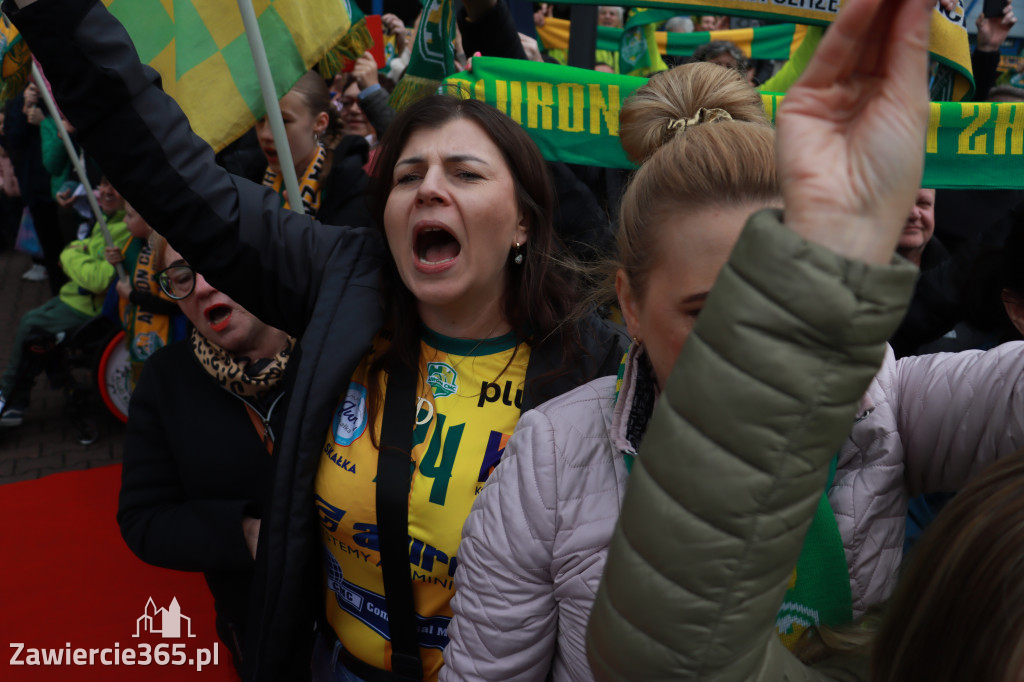 Fotorelacja: Piękne powitanie  Aluron CMC Warta Zawiercie