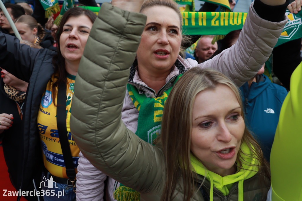 Fotorelacja: Piękne powitanie  Aluron CMC Warta Zawiercie