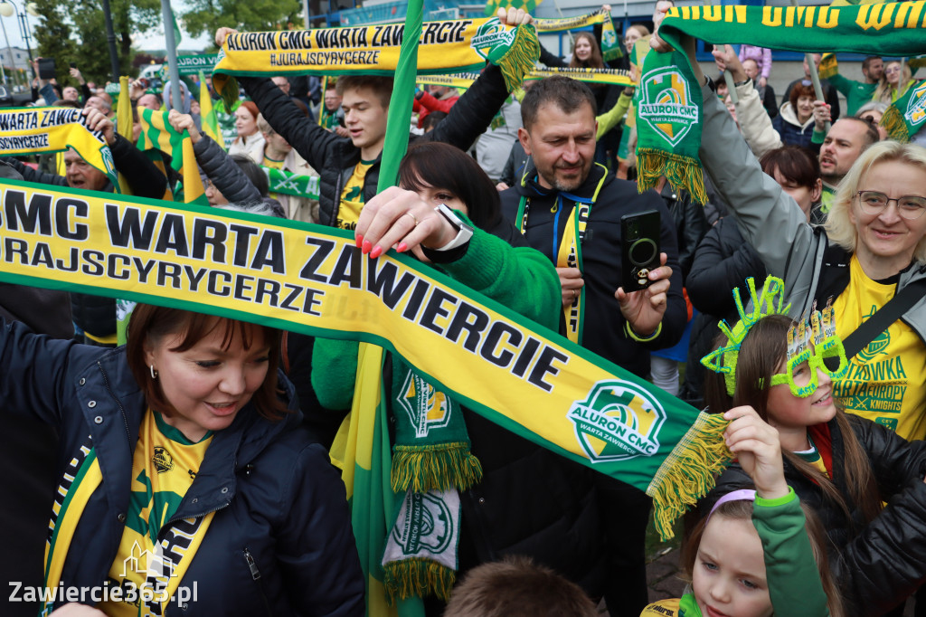 Fotorelacja: Piękne powitanie  Aluron CMC Warta Zawiercie