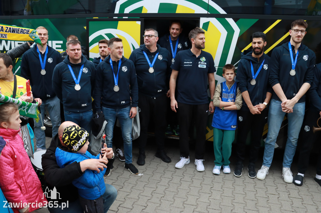 Fotorelacja: Piękne powitanie  Aluron CMC Warta Zawiercie