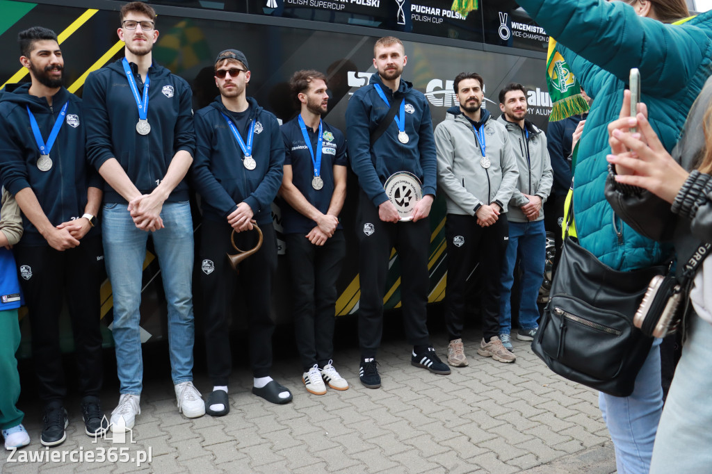 Fotorelacja: Piękne powitanie  Aluron CMC Warta Zawiercie