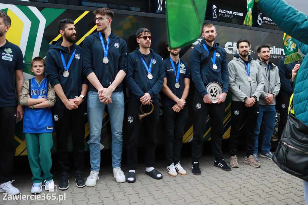 Fotorelacja: Piękne powitanie  Aluron CMC Warta Zawiercie
