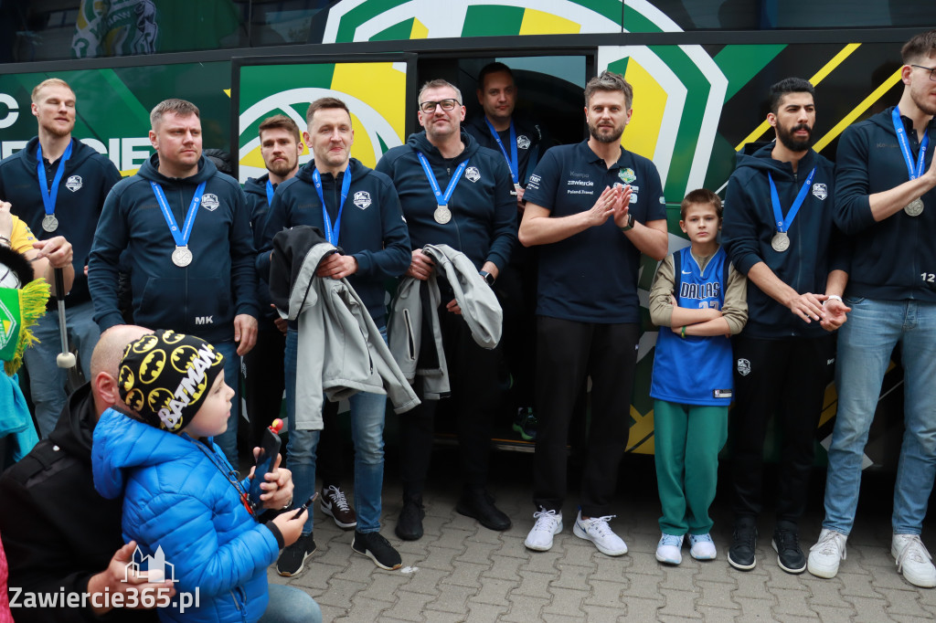 Fotorelacja: Piękne powitanie  Aluron CMC Warta Zawiercie