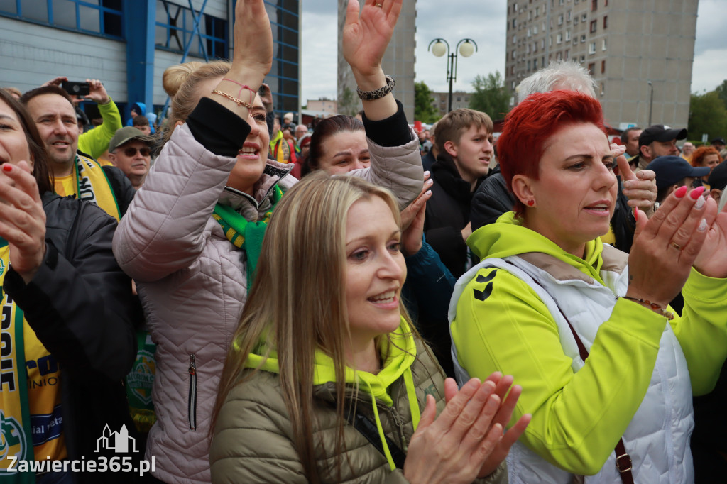 Fotorelacja: Piękne powitanie  Aluron CMC Warta Zawiercie
