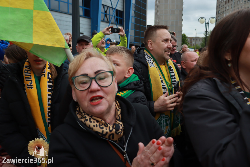 Fotorelacja: Piękne powitanie  Aluron CMC Warta Zawiercie