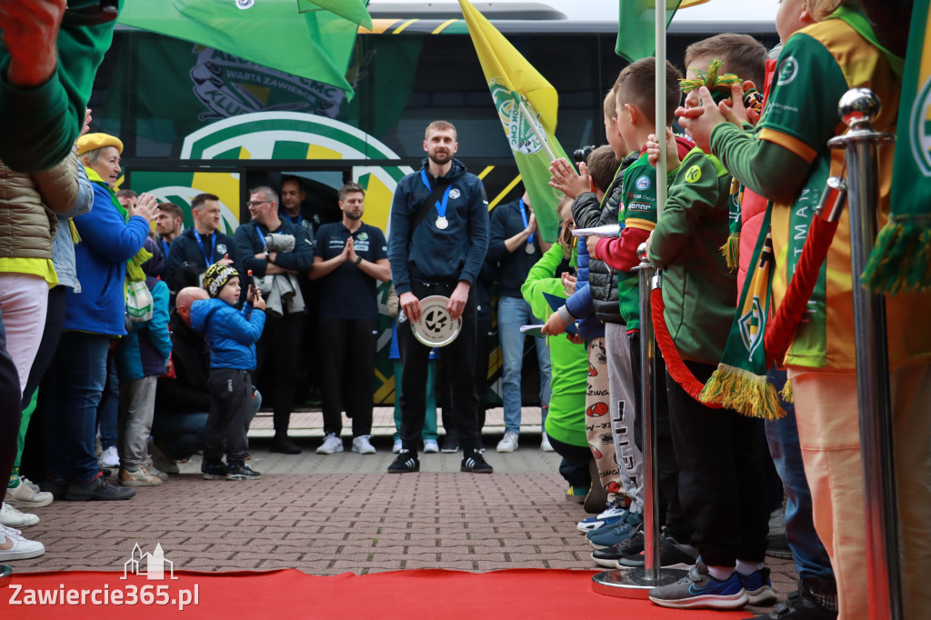 Fotorelacja: Piękne powitanie  Aluron CMC Warta Zawiercie