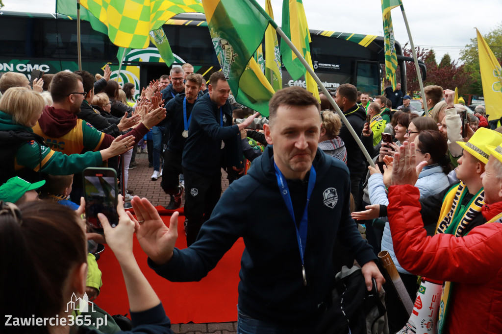 Fotorelacja: Piękne powitanie  Aluron CMC Warta Zawiercie