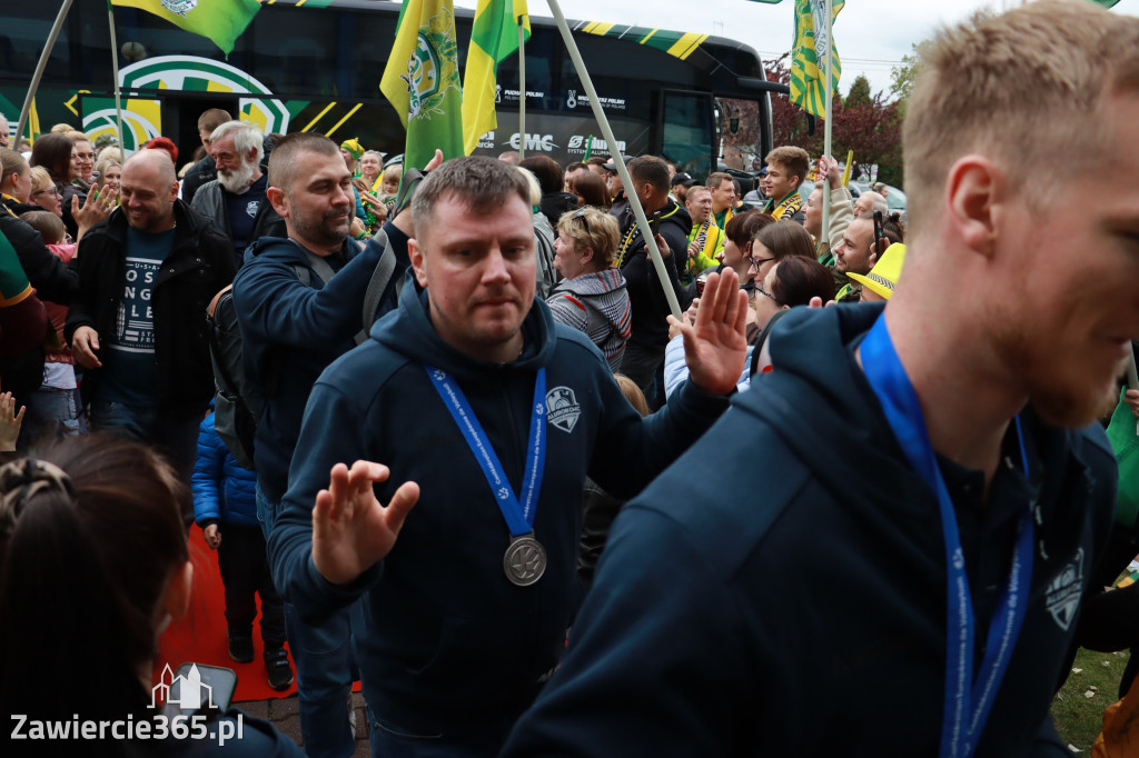 Fotorelacja: Piękne powitanie  Aluron CMC Warta Zawiercie