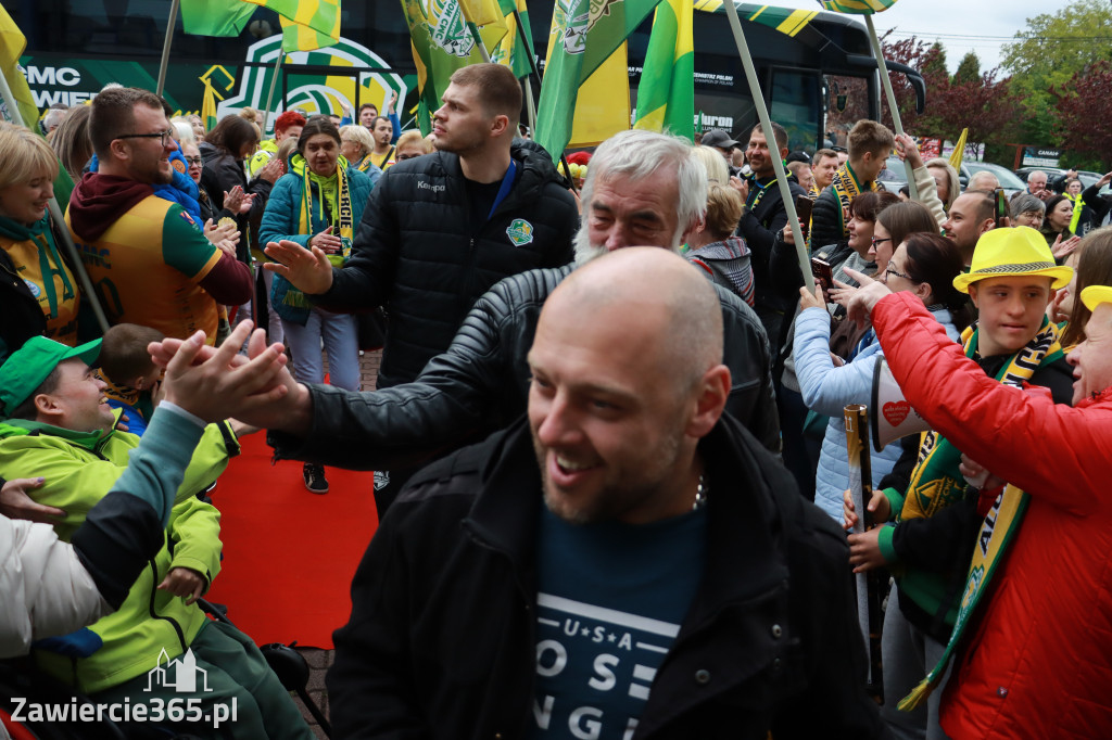 Fotorelacja: Piękne powitanie  Aluron CMC Warta Zawiercie