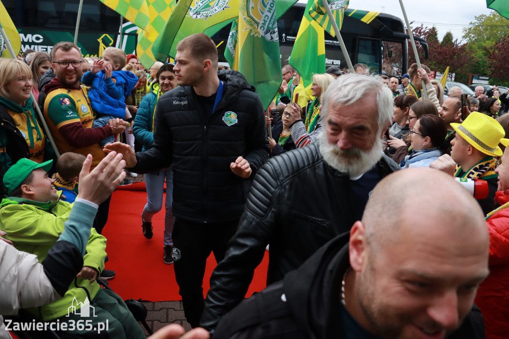 Fotorelacja: Piękne powitanie  Aluron CMC Warta Zawiercie