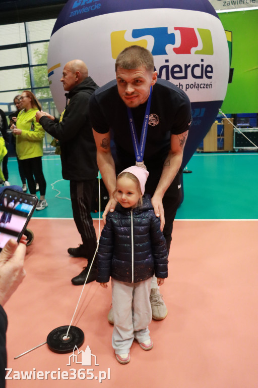 Fotorelacja: Piękne powitanie  Aluron CMC Warta Zawiercie