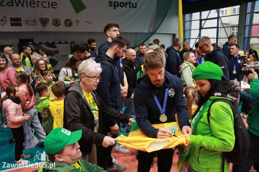Fotorelacja: Piękne powitanie  Aluron CMC Warta Zawiercie