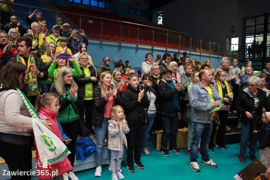 Fotorelacja: Piękne powitanie  Aluron CMC Warta Zawiercie
