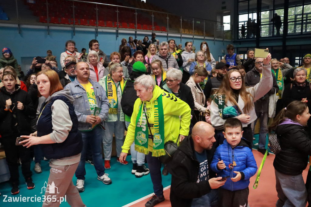 Fotorelacja: Piękne powitanie  Aluron CMC Warta Zawiercie