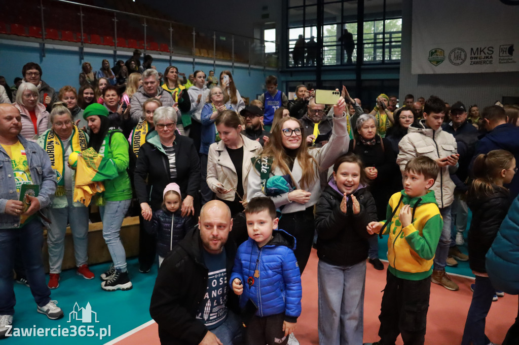 Fotorelacja: Piękne powitanie  Aluron CMC Warta Zawiercie