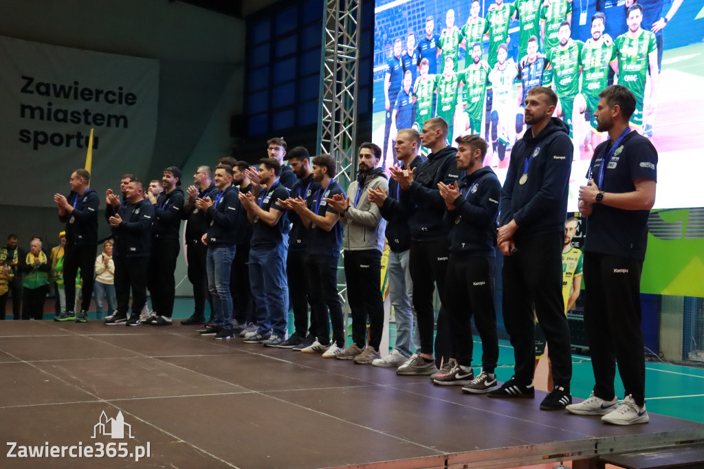 Fotorelacja: Piękne powitanie  Aluron CMC Warta Zawiercie