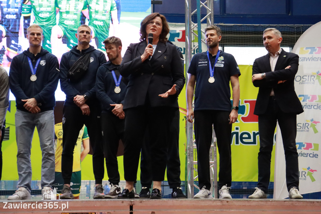 Fotorelacja: Piękne powitanie  Aluron CMC Warta Zawiercie