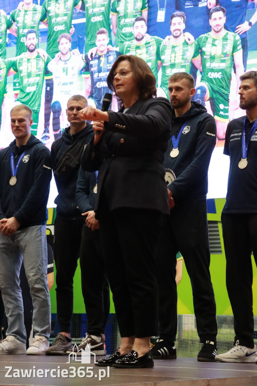 Fotorelacja: Piękne powitanie  Aluron CMC Warta Zawiercie