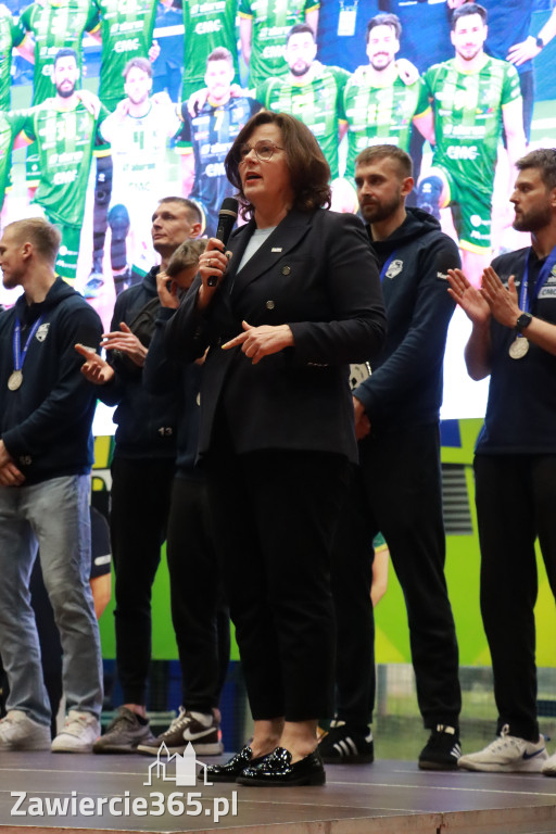 Fotorelacja: Piękne powitanie  Aluron CMC Warta Zawiercie