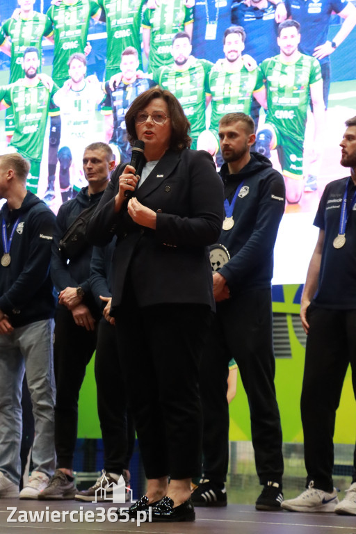 Fotorelacja: Piękne powitanie  Aluron CMC Warta Zawiercie
