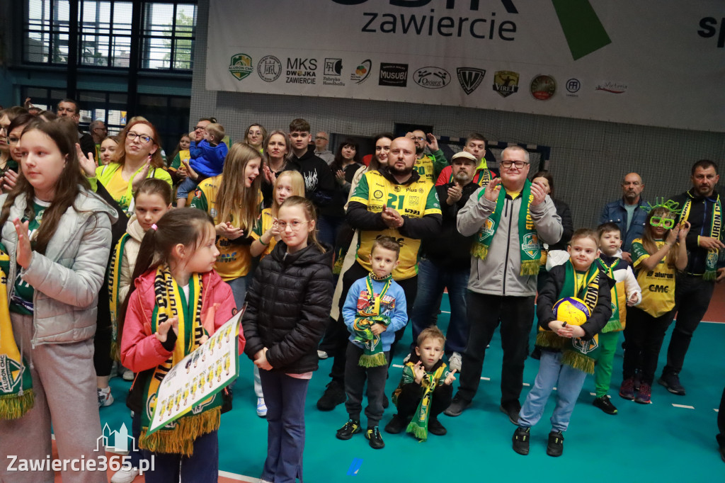 Fotorelacja: Piękne powitanie  Aluron CMC Warta Zawiercie