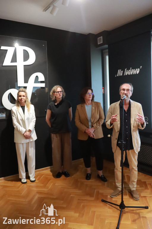 Fotorelacja: Średnisaż NA LUDOWO w MOK Zawiercie