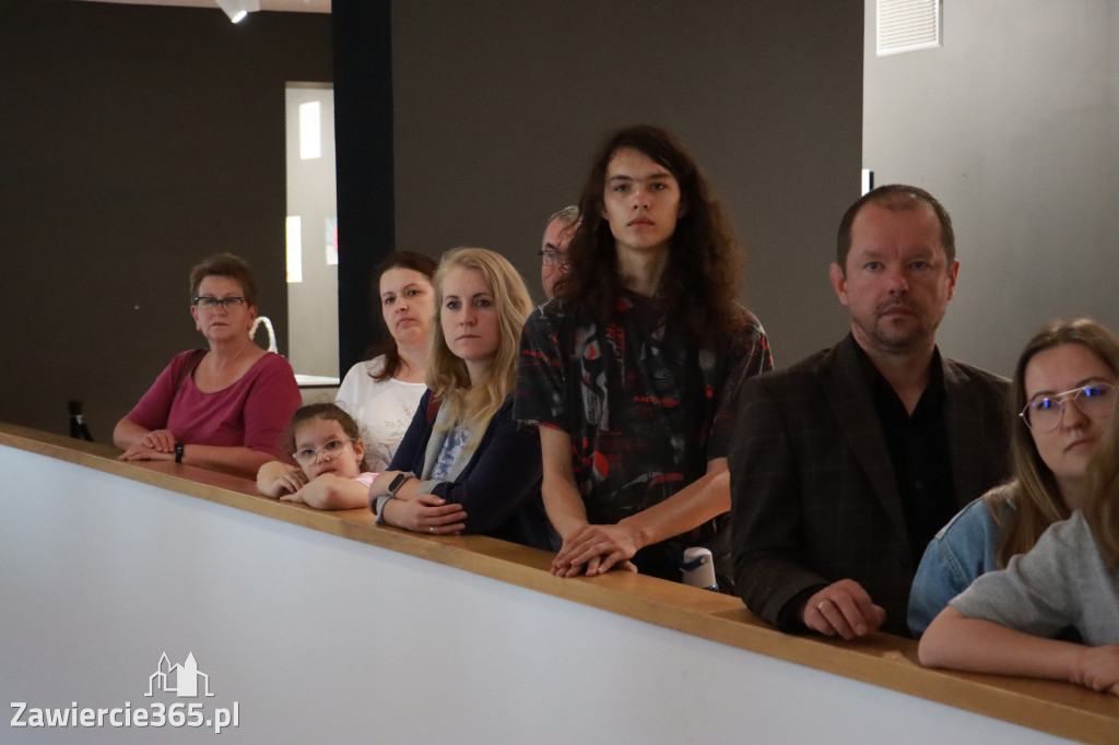Fotorelacja: Średnisaż NA LUDOWO w MOK Zawiercie