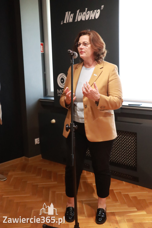 Fotorelacja: Średnisaż NA LUDOWO w MOK Zawiercie