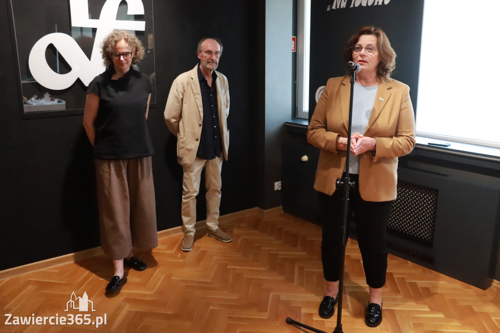 Fotorelacja: Średnisaż NA LUDOWO w MOK Zawiercie