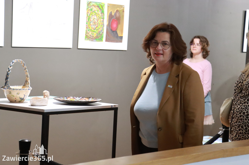 Fotorelacja: Średnisaż NA LUDOWO w MOK Zawiercie