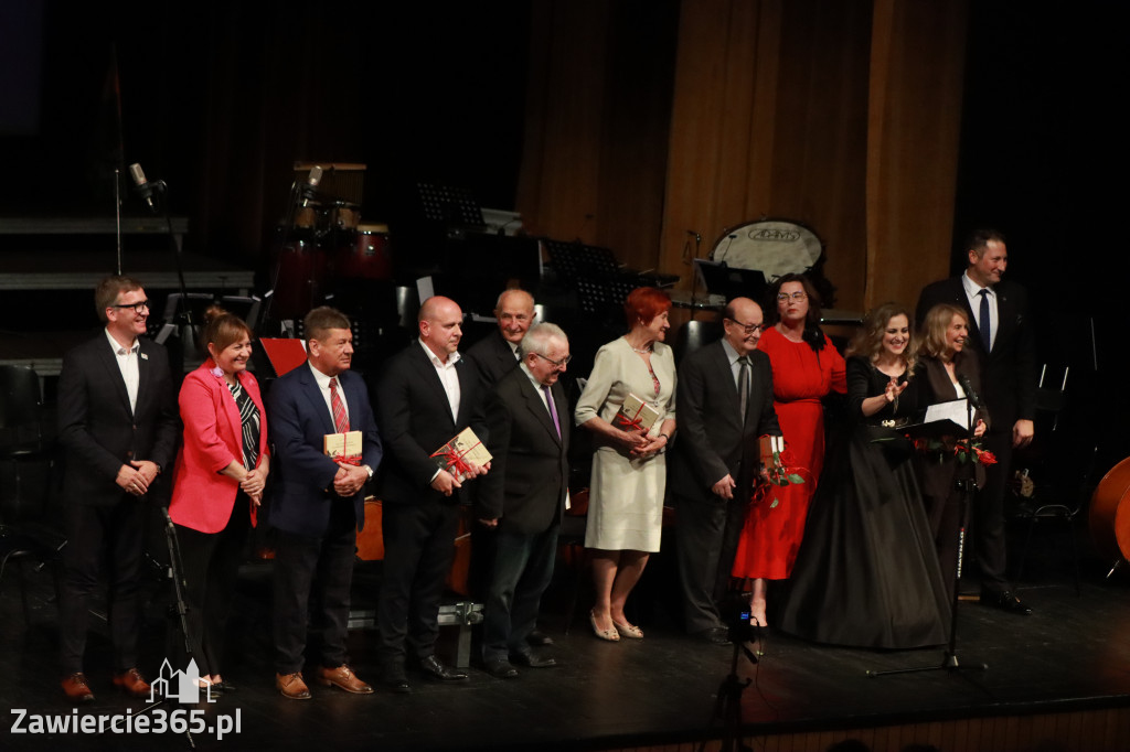 Fotorelacja I: Artyści Miastu - 110 lat Zawiercia. Koncert w Mok Zawiercie