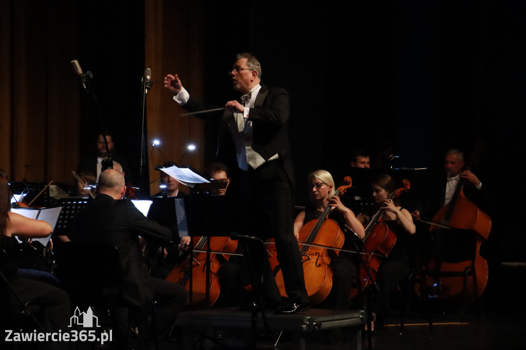 Fotorelacja I: Artyści Miastu - 110 lat Zawiercia. Koncert w Mok Zawiercie