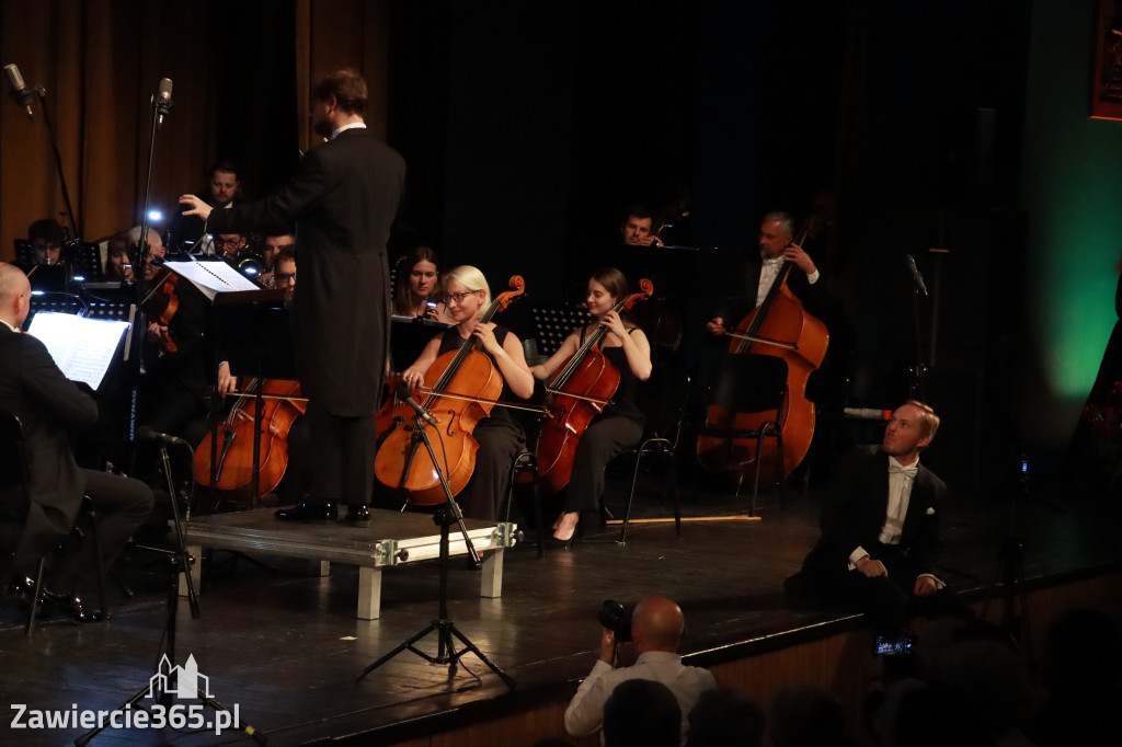 Fotorelacja I: Artyści Miastu - 110 lat Zawiercia. Koncert w Mok Zawiercie