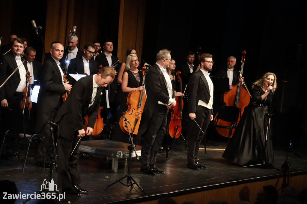 Fotorelacja I: Artyści Miastu - 110 lat Zawiercia. Koncert w Mok Zawiercie