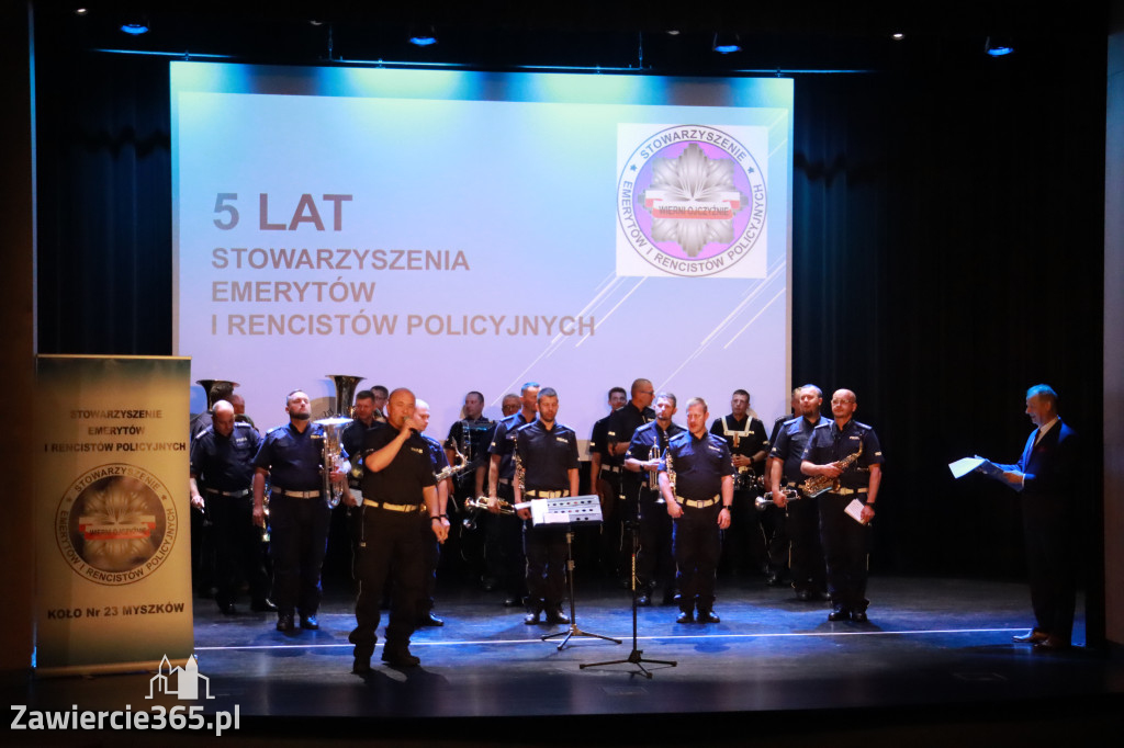 Fotorelacja II: 5 lat Stowarzyszenia Emerytów i Rencistów Policyjnych w Myszkowie