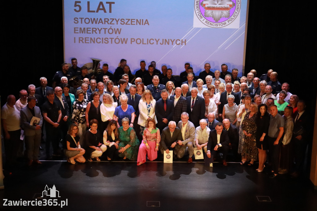 Fotorelacja II: 5 lat Stowarzyszenia Emerytów i Rencistów Policyjnych w Myszkowie