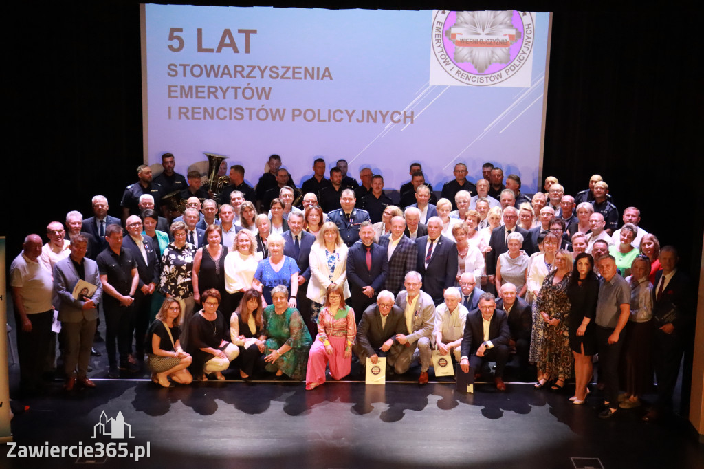 Fotorelacja II: 5 lat Stowarzyszenia Emerytów i Rencistów Policyjnych w Myszkowie