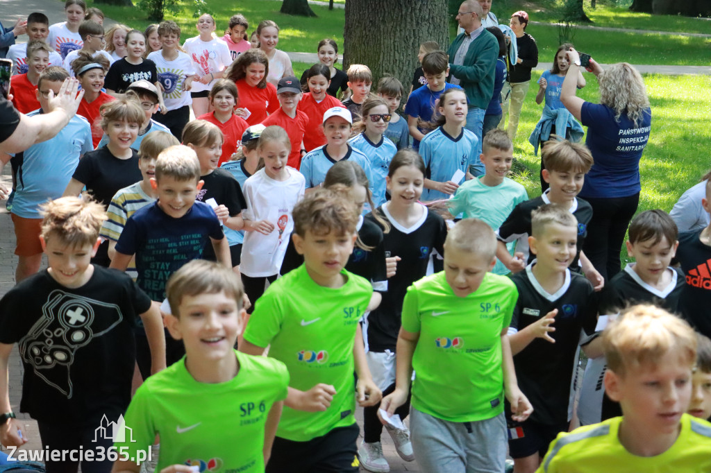 Fotorelacja: BIEG PO ZDROWIE zorganizowany przez SP5 i PSSE Zawiercie