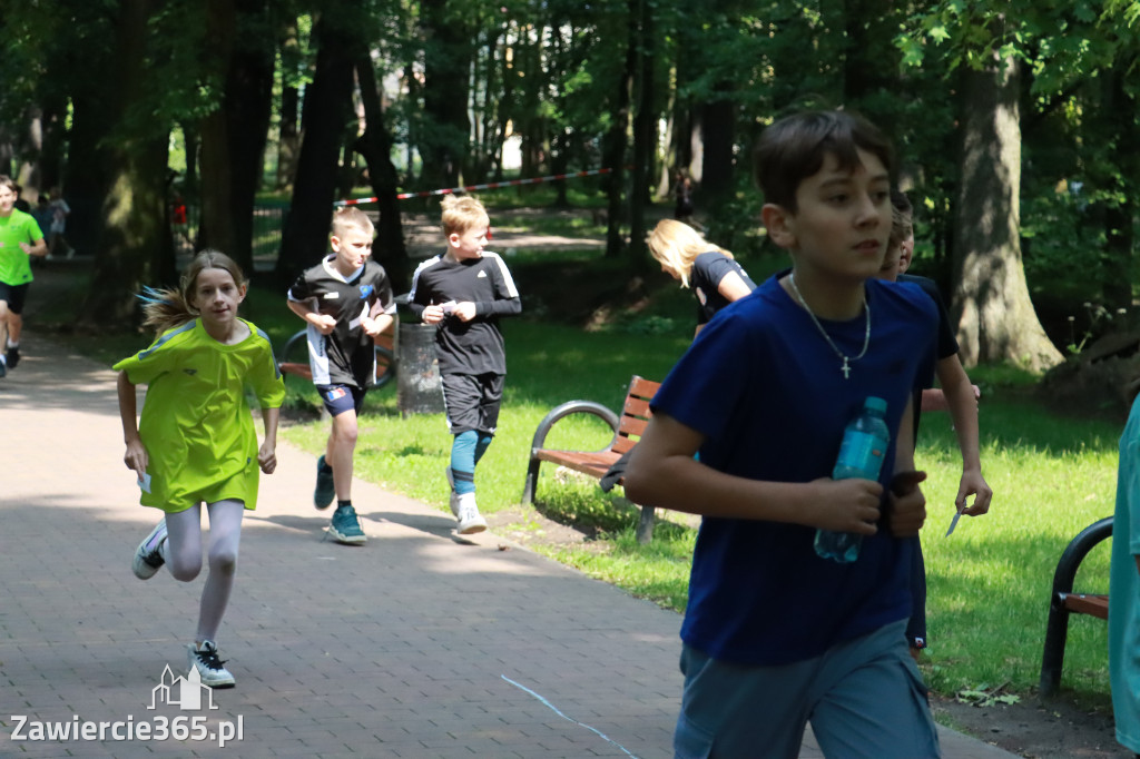 Fotorelacja: BIEG PO ZDROWIE zorganizowany przez SP5 i PSSE Zawiercie