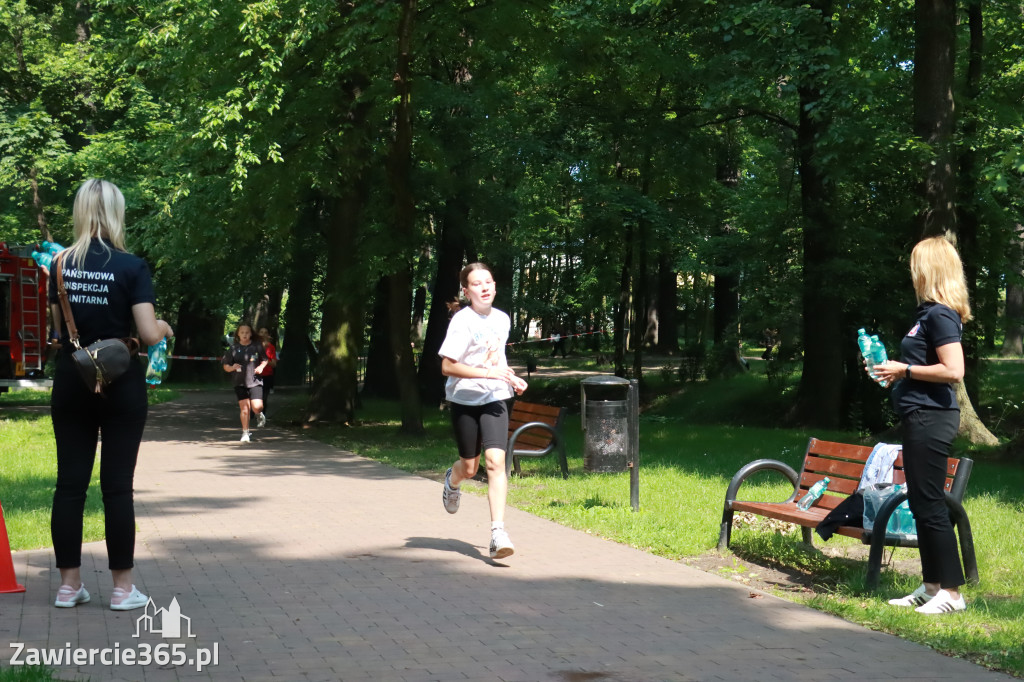 Fotorelacja: BIEG PO ZDROWIE zorganizowany przez SP5 i PSSE Zawiercie