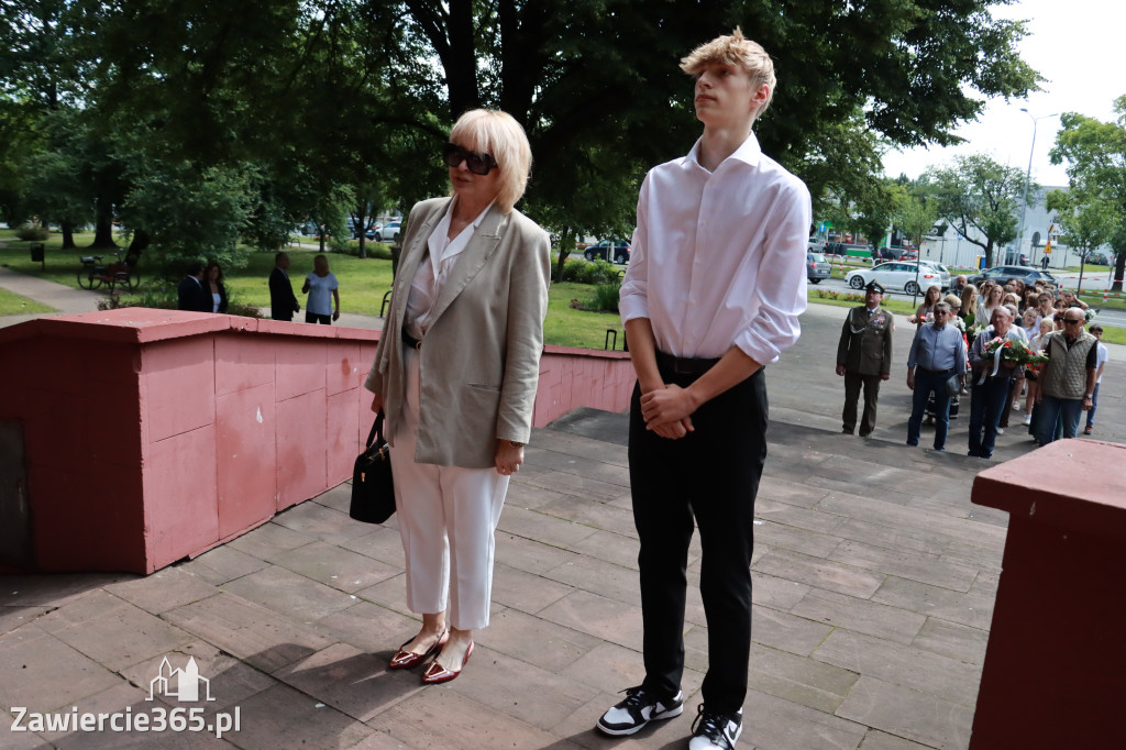 Fotorelacja Zawiercie: Narodowy Dzień Pamięci Ofiar Niemieckich Nazistowskich Obozów Koncentracyjnych