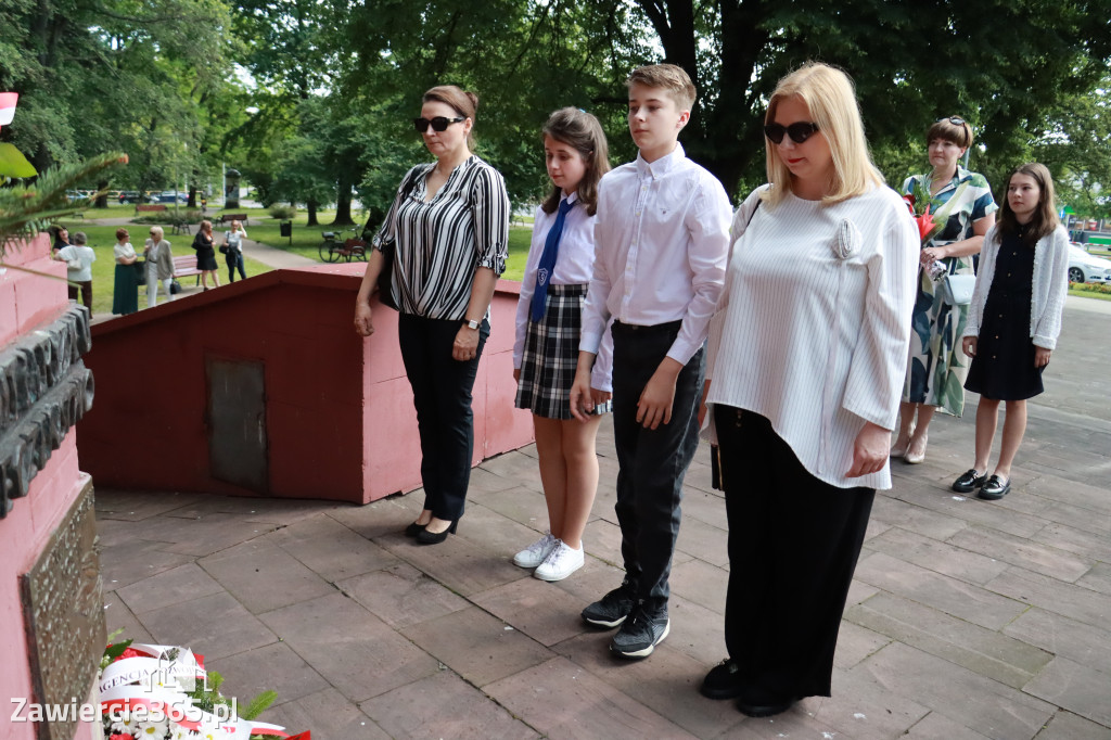 Fotorelacja Zawiercie: Narodowy Dzień Pamięci Ofiar Niemieckich Nazistowskich Obozów Koncentracyjnych