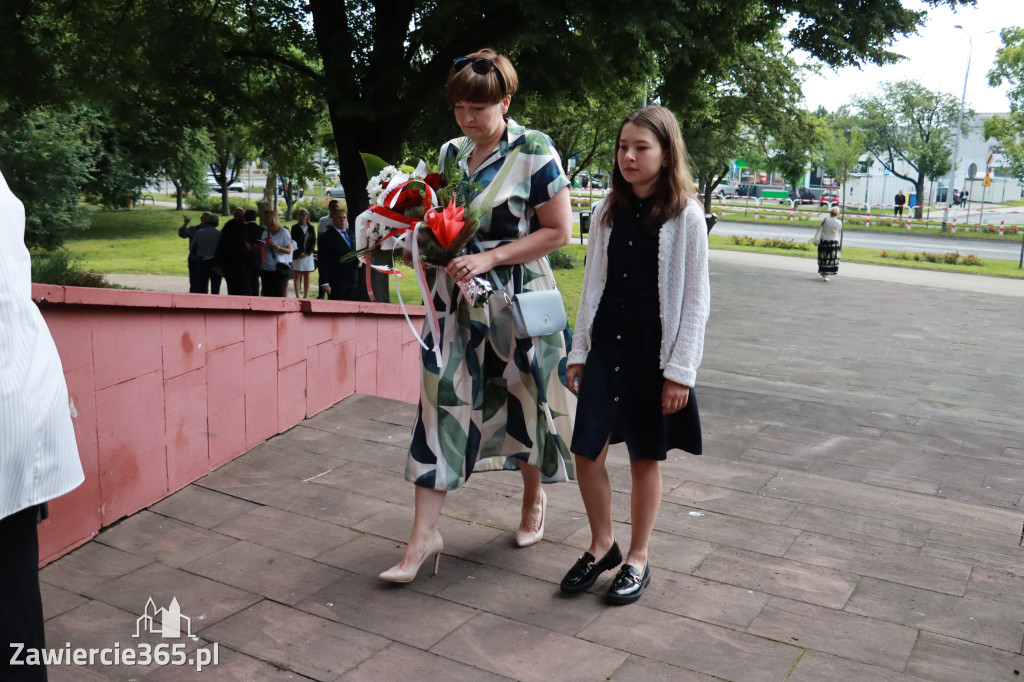 Fotorelacja Zawiercie: Narodowy Dzień Pamięci Ofiar Niemieckich Nazistowskich Obozów Koncentracyjnych