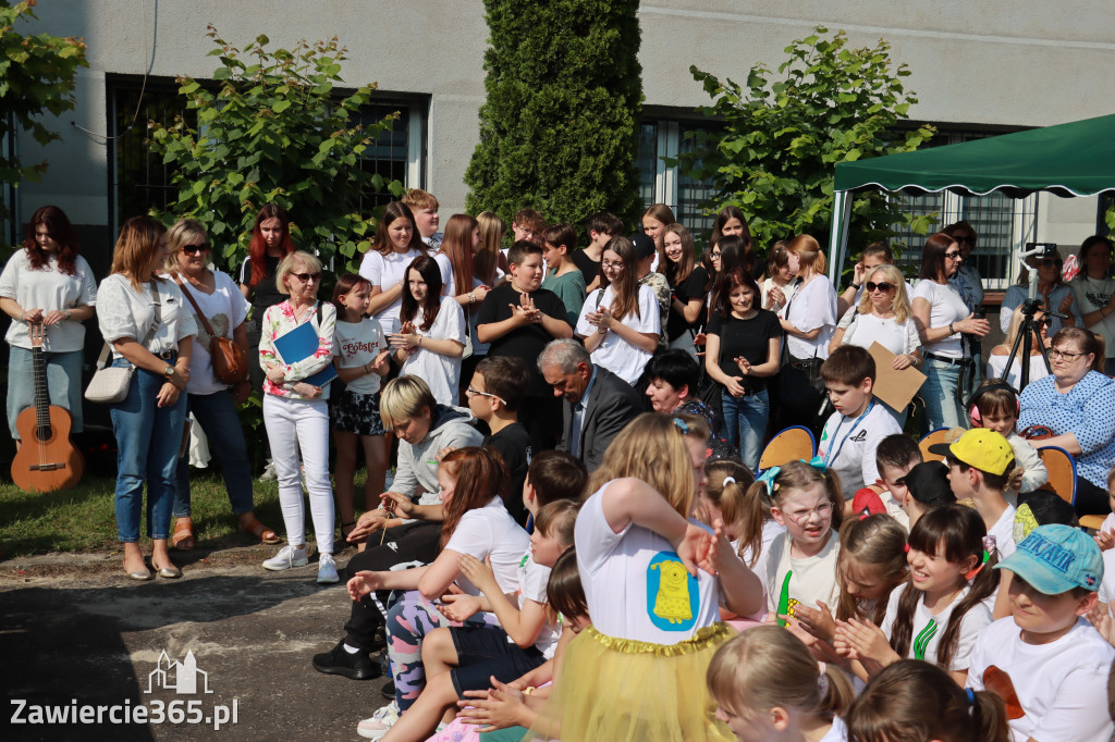 Fotorelacja: FESTYN RODZINNY w Szkole Podstawowej nr 4