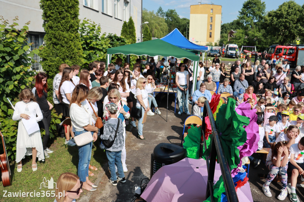 Fotorelacja: FESTYN RODZINNY w Szkole Podstawowej nr 4